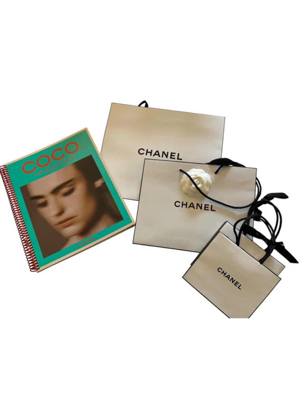 Rare COCO Beauty Magazine Issue N°1 Chanel & Shopping Bag